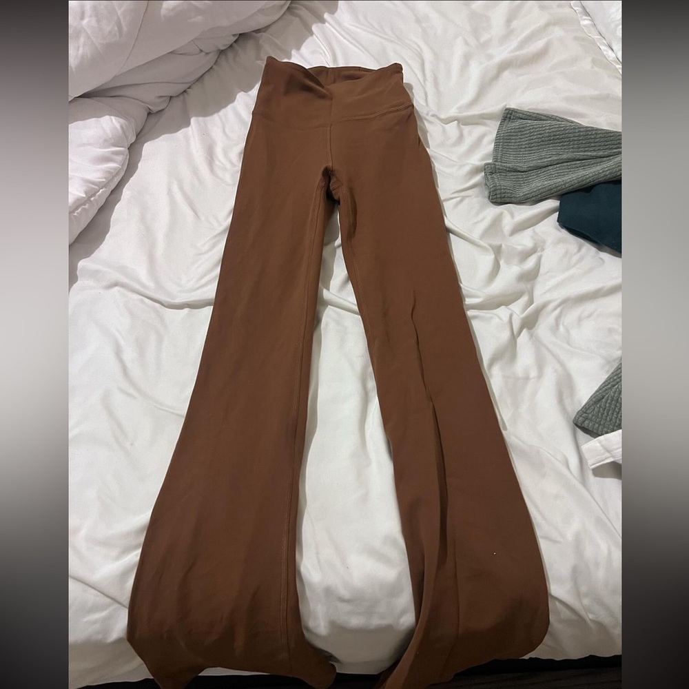 Brand new never worn lululemon brown flare leggings.